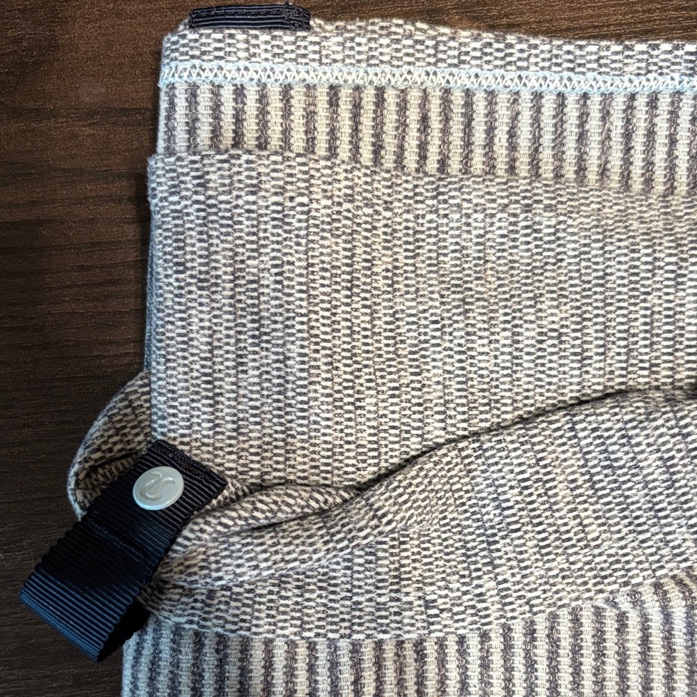 lululemon athletica Gray and Cream Scarf
